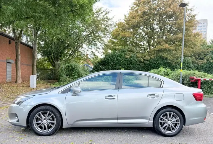 Toyota Avensis 2014 photo 5