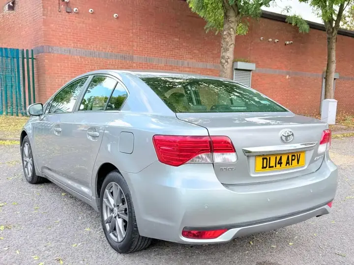 Toyota Avensis 2014 photo 3