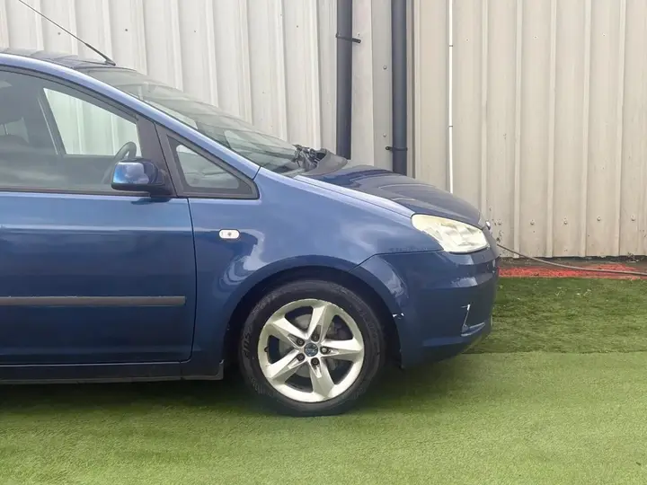 Ford C-Max 2010 photo 4