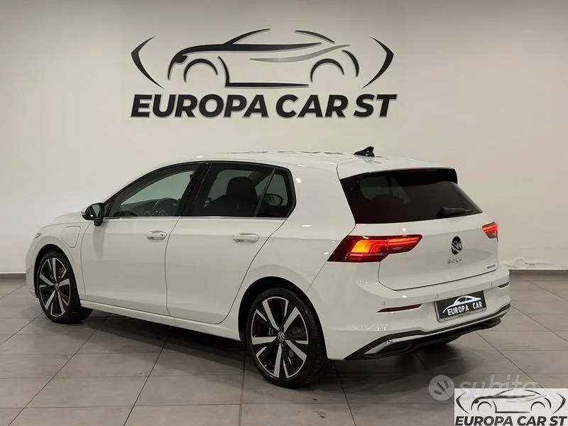 Volkswagen Golf 2025 photo 4