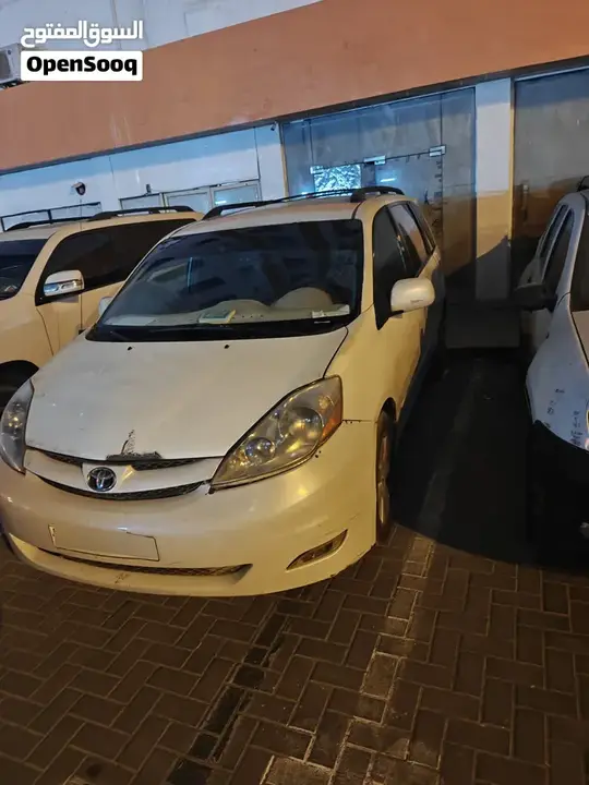 Toyota Sienna 2010 photo 4