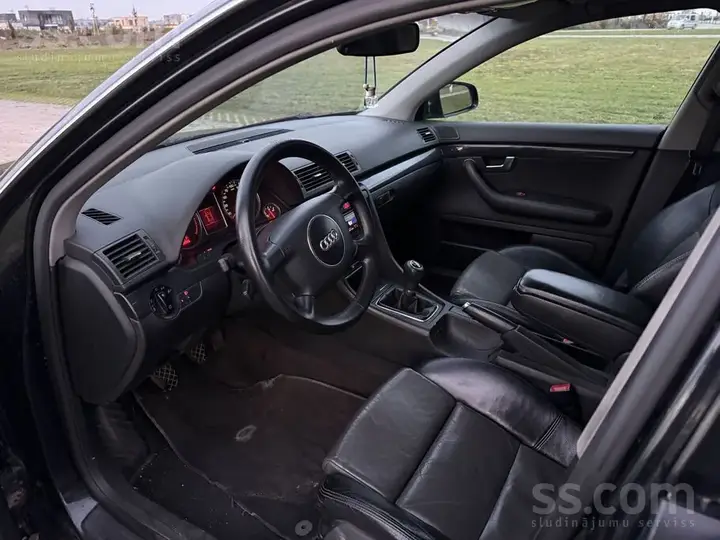 Audi A4 2002 photo 5