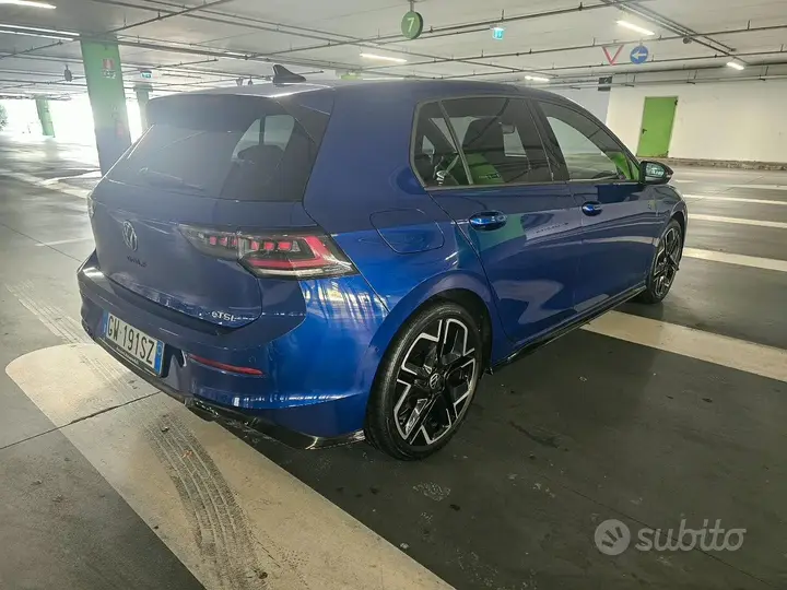 Volkswagen Golf 2024 photo 2