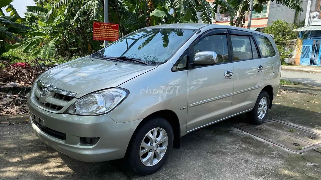 Toyota Innova 2006 photo 2