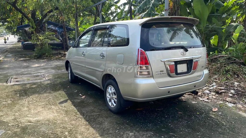 Toyota Innova 2006 photo 3