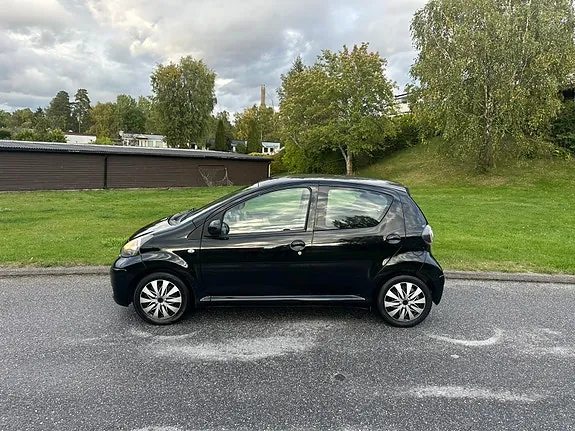 Toyota Aygo 2012 photo 2