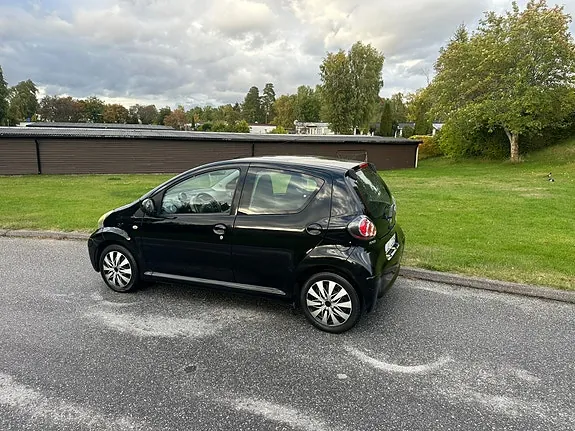 Toyota Aygo 2012 photo 3