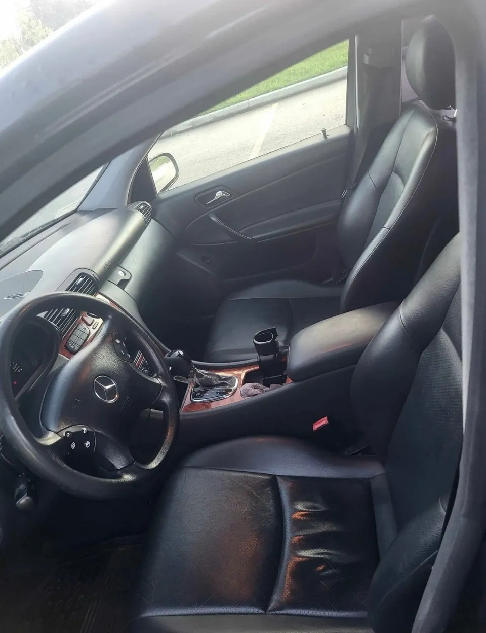 Mercedes-Benz C-Class 2002 photo 2