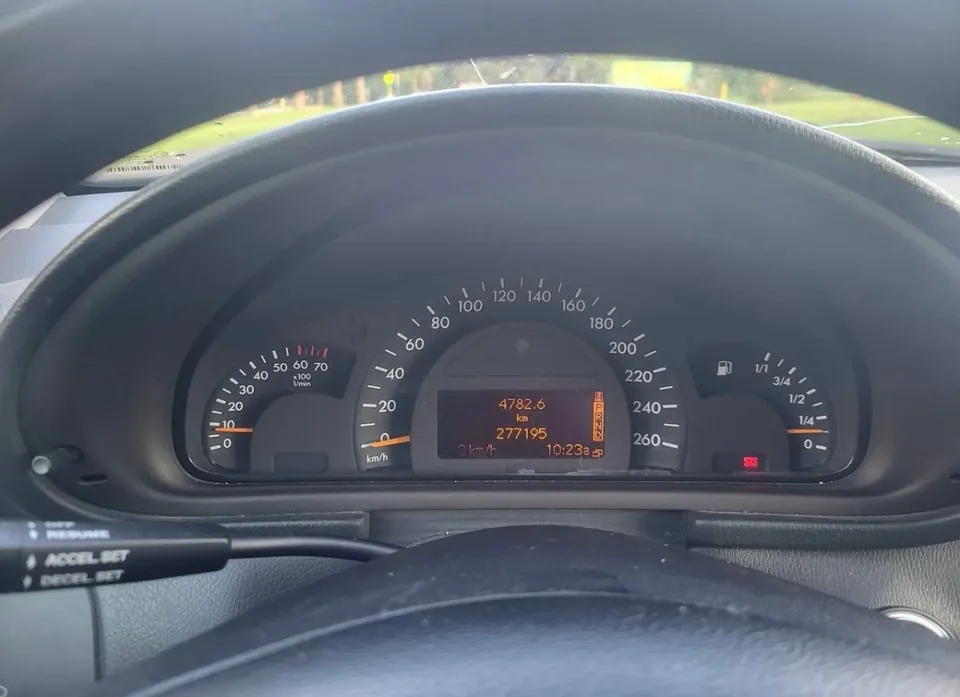 Mercedes-Benz C-Class 2002 photo 3