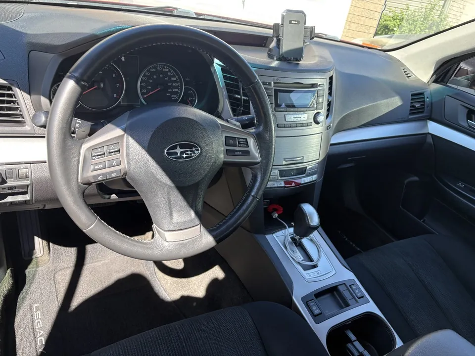 Subaru Legacy 2013 photo 3
