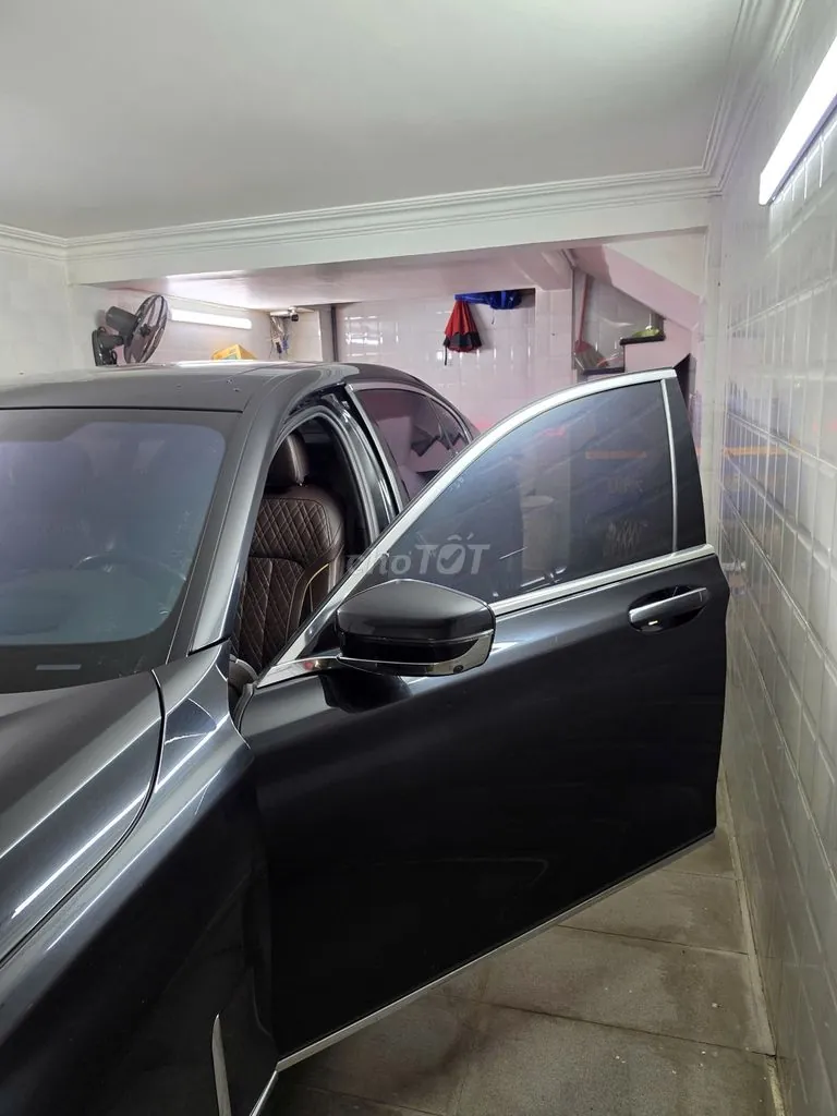BMW 7 Series 2021 photo 2