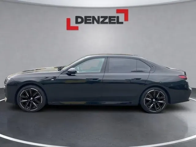 BMW 7 Series 2025 photo 2