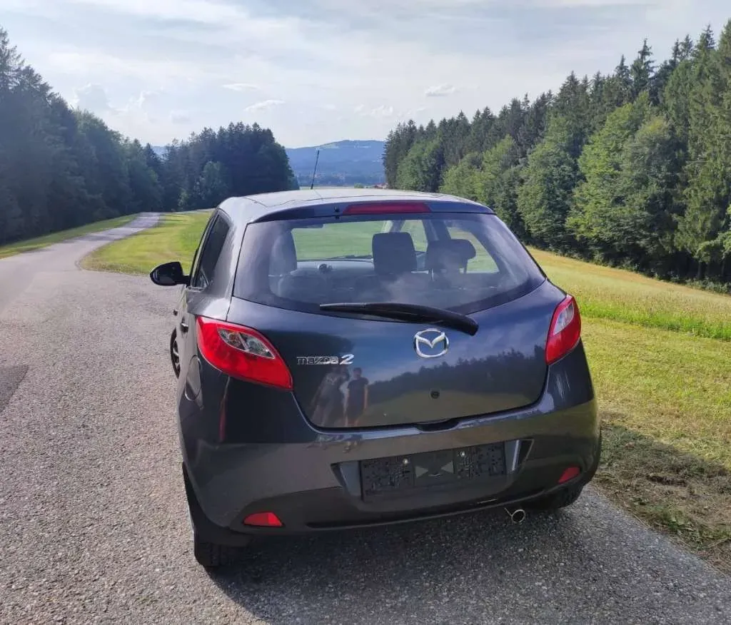 Mazda Mazda2 2008 photo 3