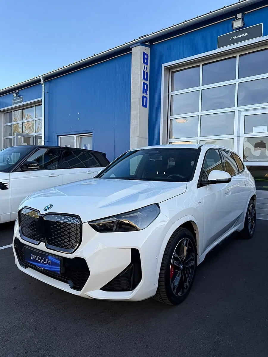 BMW Ix1 2024 photo 2