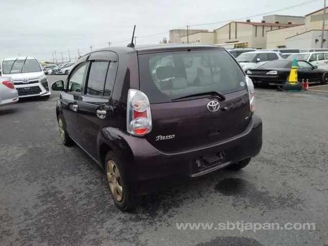 Toyota Passo Plus Hana 2014 photo 3