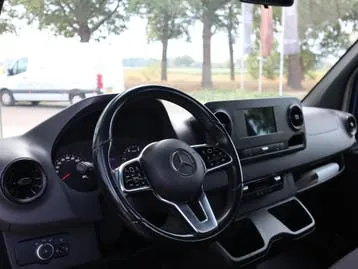 Mercedes-Benz Sprinter 2023 photo 3