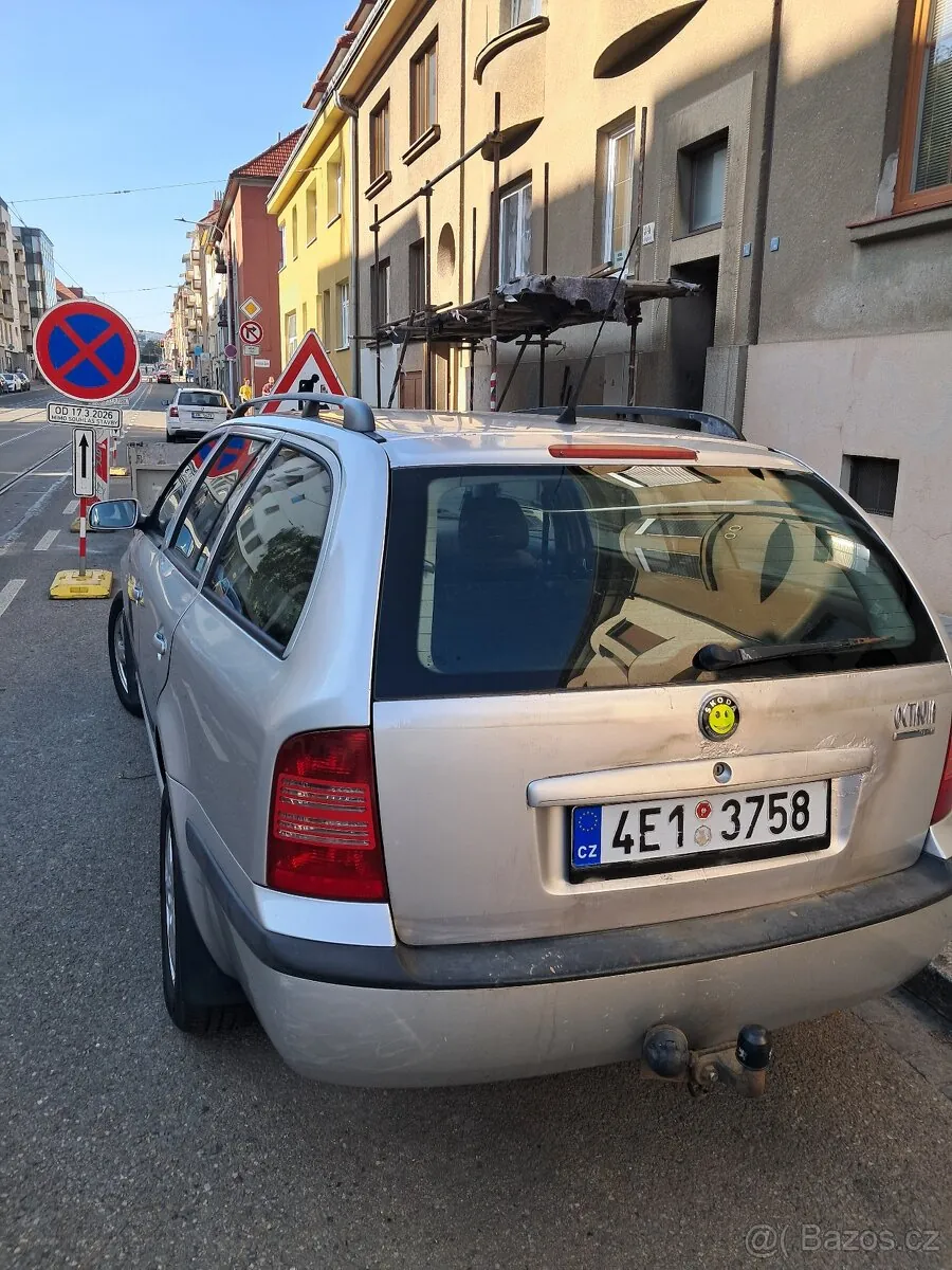 Skoda Octavia 2003 photo 2