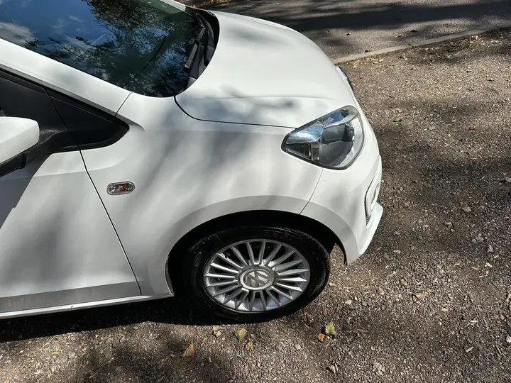 Volkswagen Up 2013 photo 5