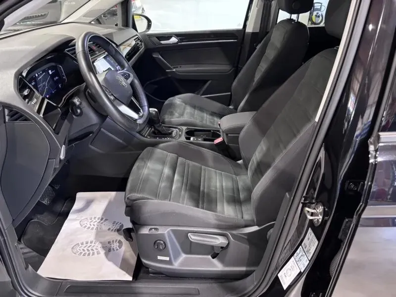 Volkswagen Touran 2023 photo 3