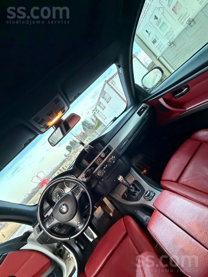 BMW 320 2010 photo 4