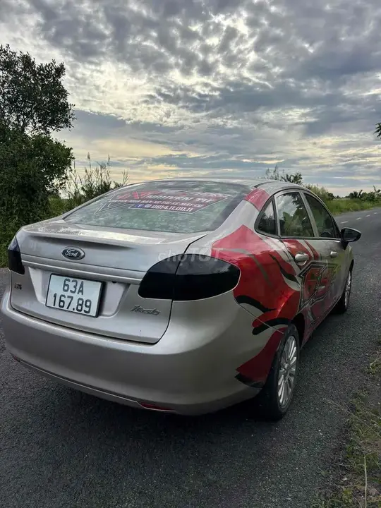 Ford Fiesta 2011 photo 4