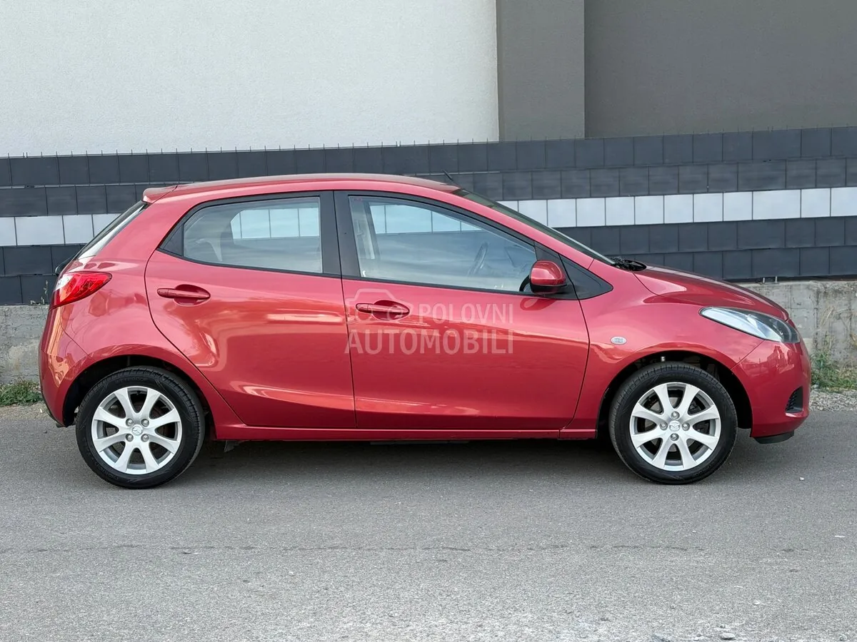 Mazda 2 2008 photo 4