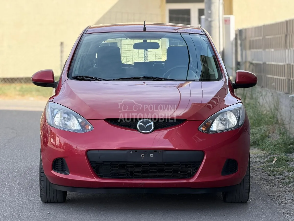 Mazda 2 2008 photo 2
