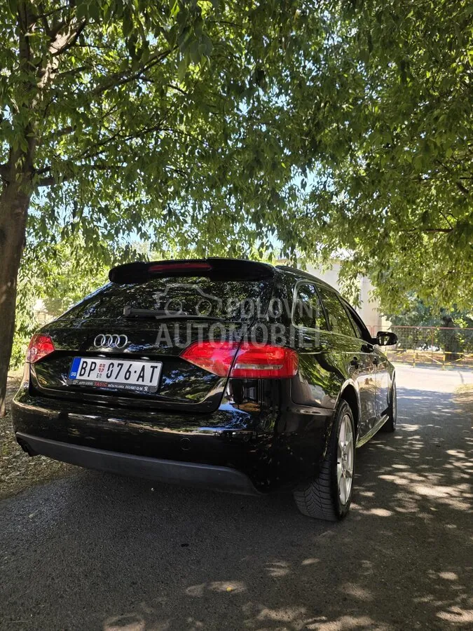 Audi A4 2011 photo 5