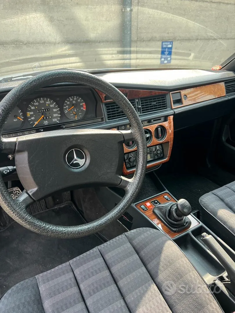 Mercedes-Benz 190 1991 photo 4