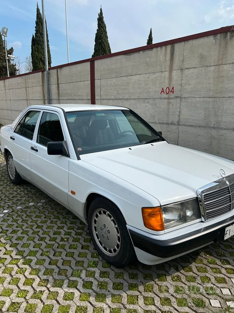 Mercedes-Benz 190