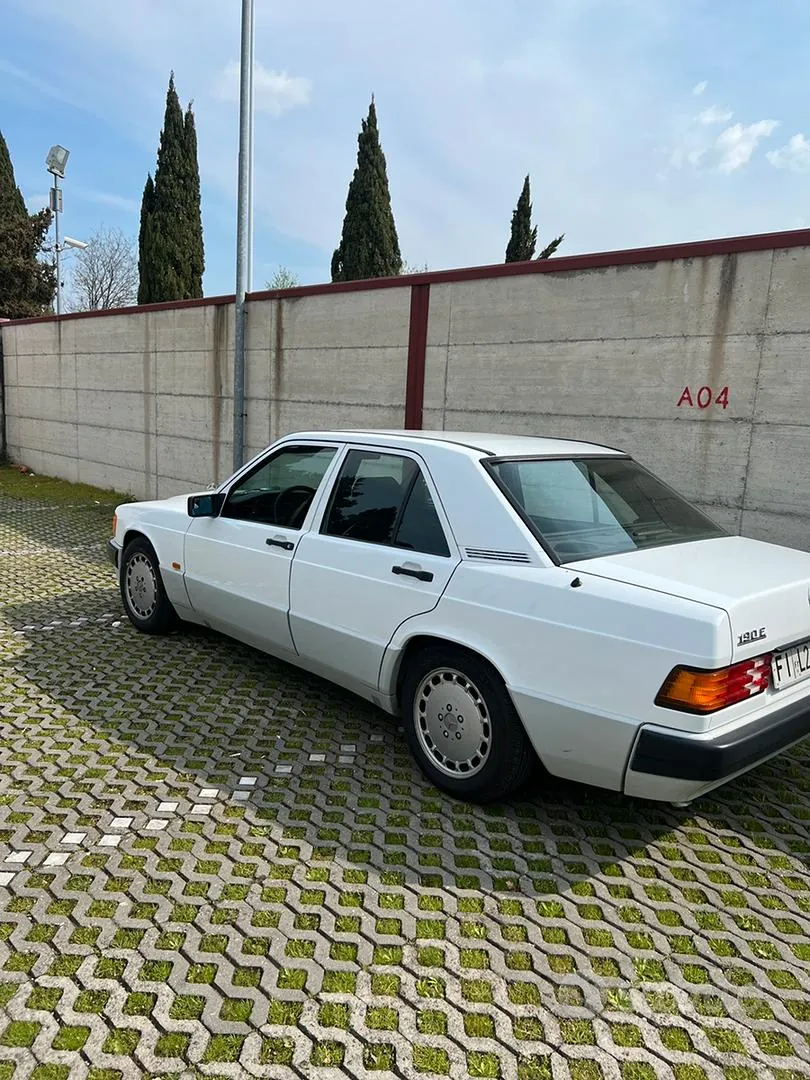 Mercedes-Benz 190 1991 photo 2