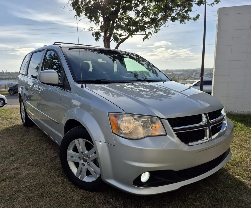 Dodge Grand Caravan 2011 photo 3