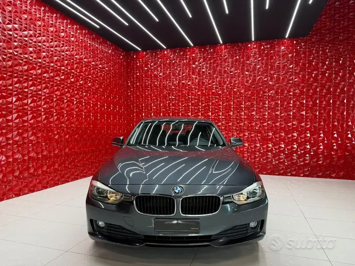 BMW 318D 2014 photo 2