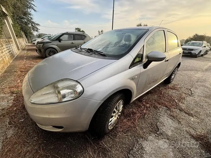 Fiat Grande Punto 2013 photo 4