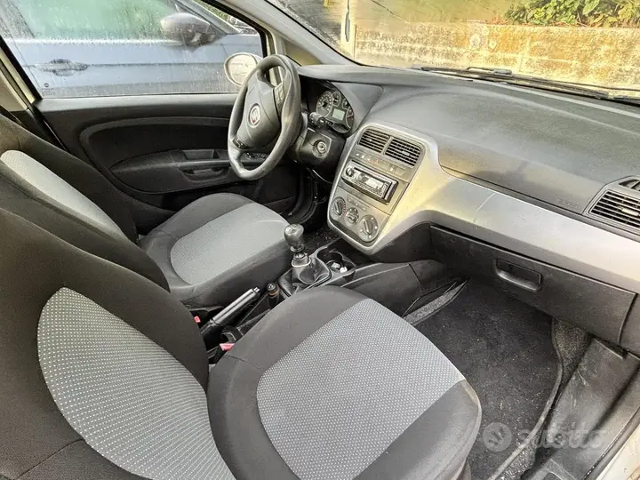 Fiat Grande Punto 2013 photo 5