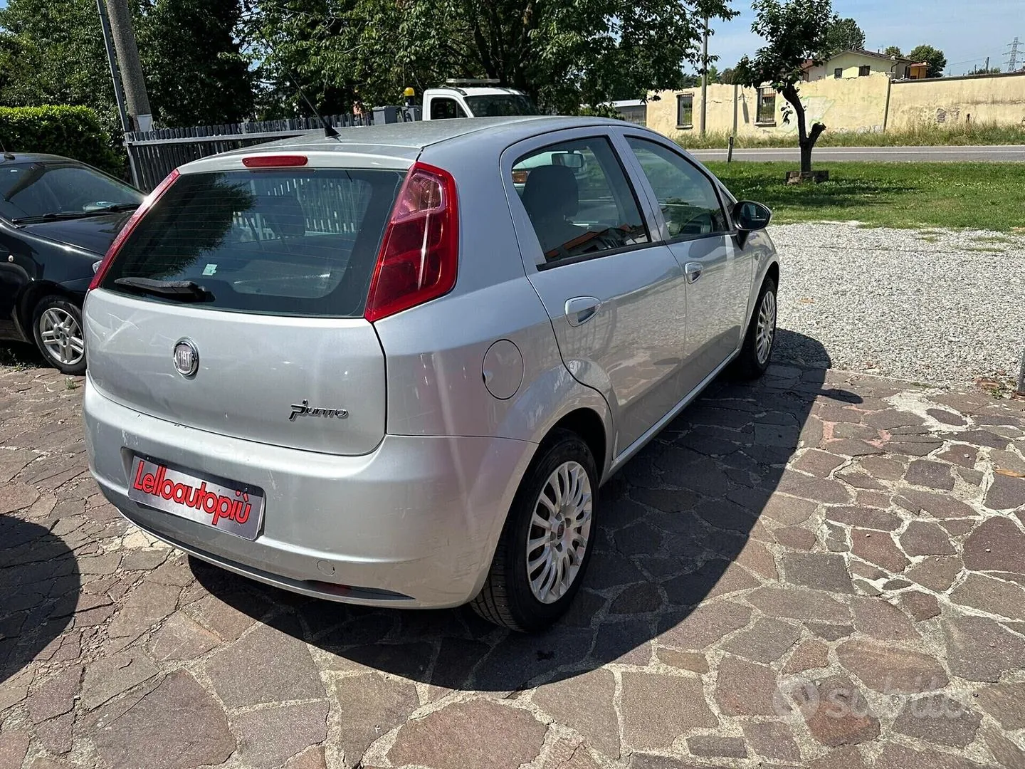 Fiat Grande Punto 2011 photo 4