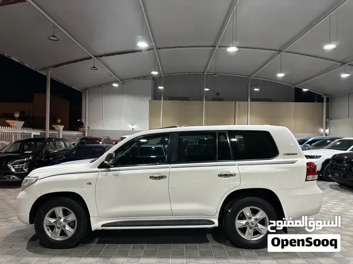 Toyota Land Cruiser 2011 photo 4