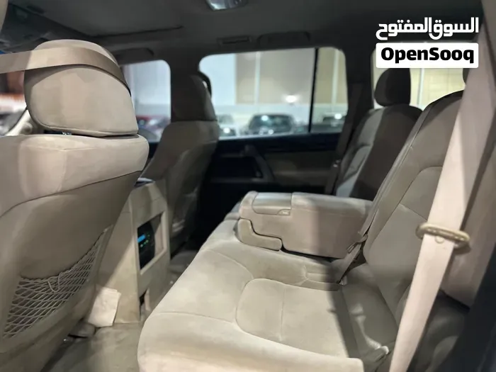 Toyota Land Cruiser 2011 photo 3