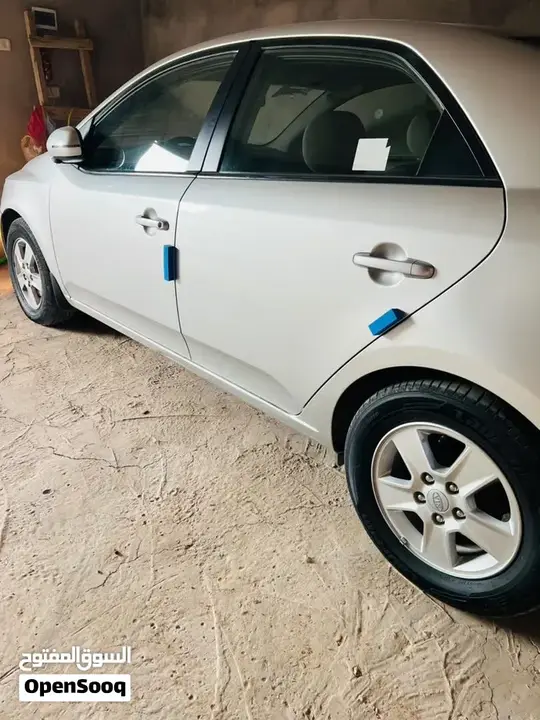 Kia Cerato 2012 photo 4