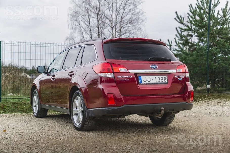 Subaru Legacy 2013 photo 4