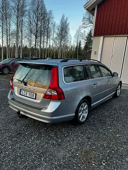 Volvo V70 2011 photo 3