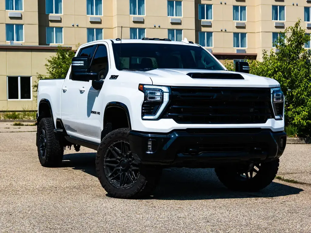 Chevrolet Silverado 3500 2025 photo 2