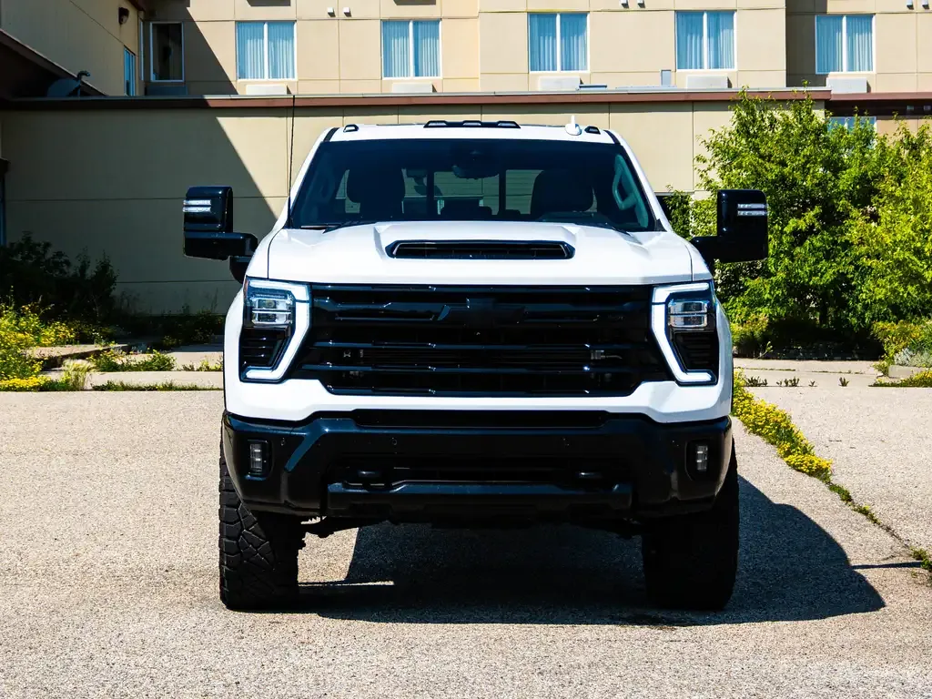 Chevrolet Silverado 3500 2025 photo 3
