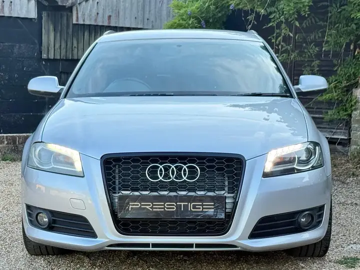 Audi A3 2011 photo 2