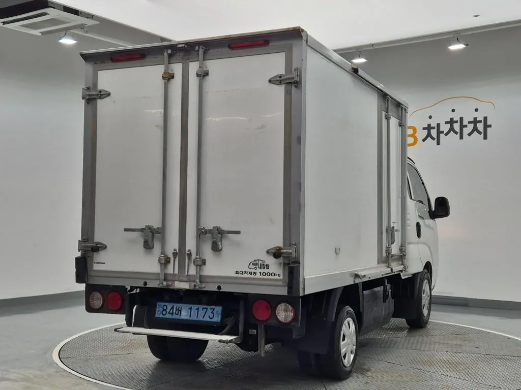Kia K900 2024 photo 3