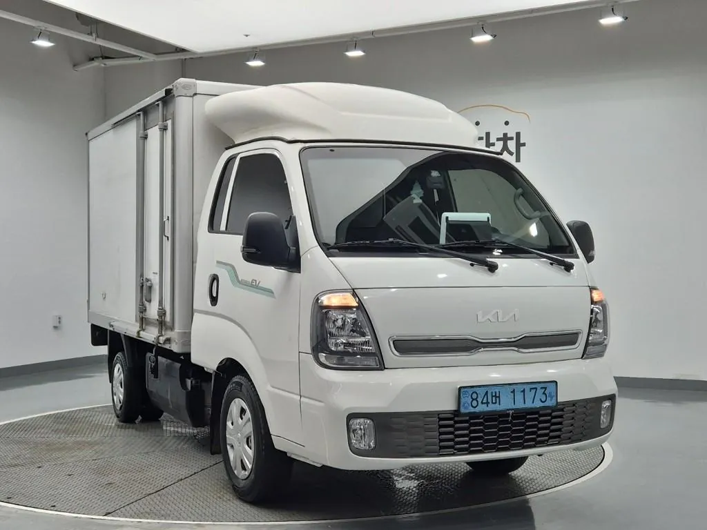 Kia K900 2024 photo 4