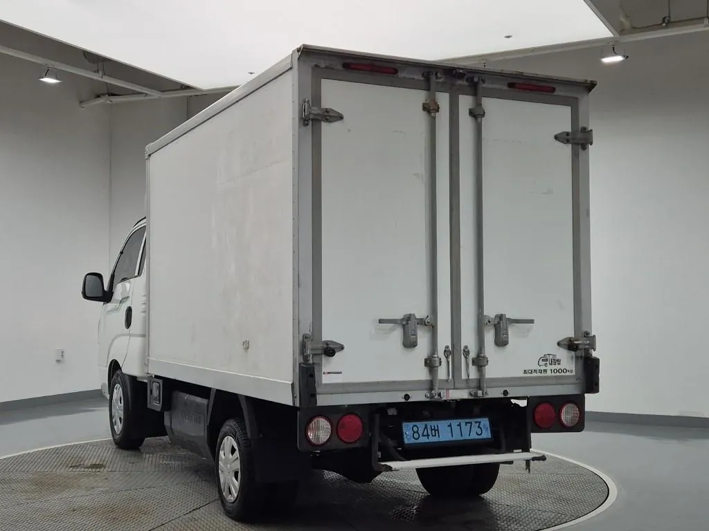 Kia K900 2024 photo 2