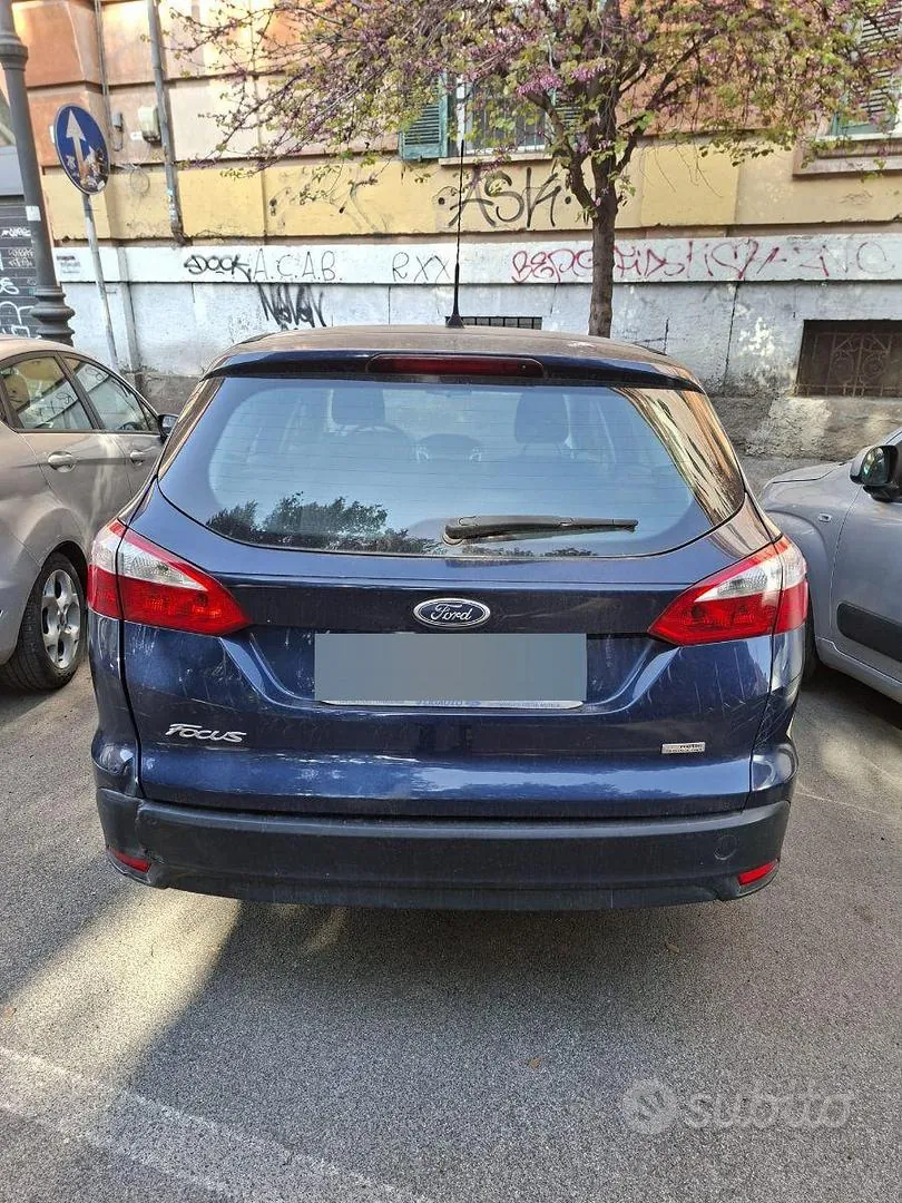 Ford Focus 2012 photo 2