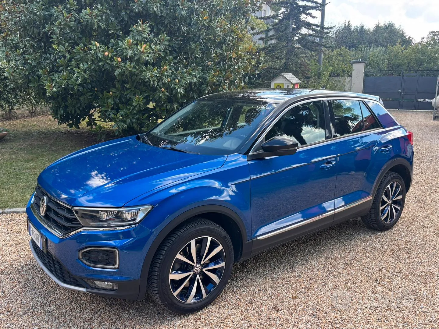 Volkswagen T-Roc 2017 photo 2