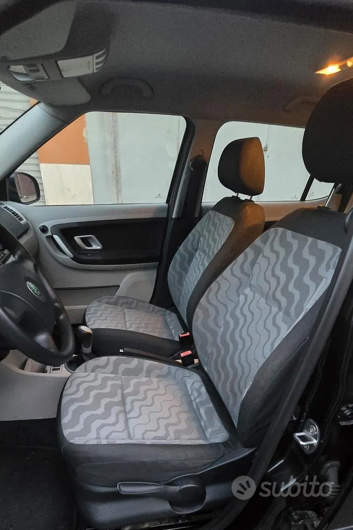 Skoda Fabia 2009 photo 5